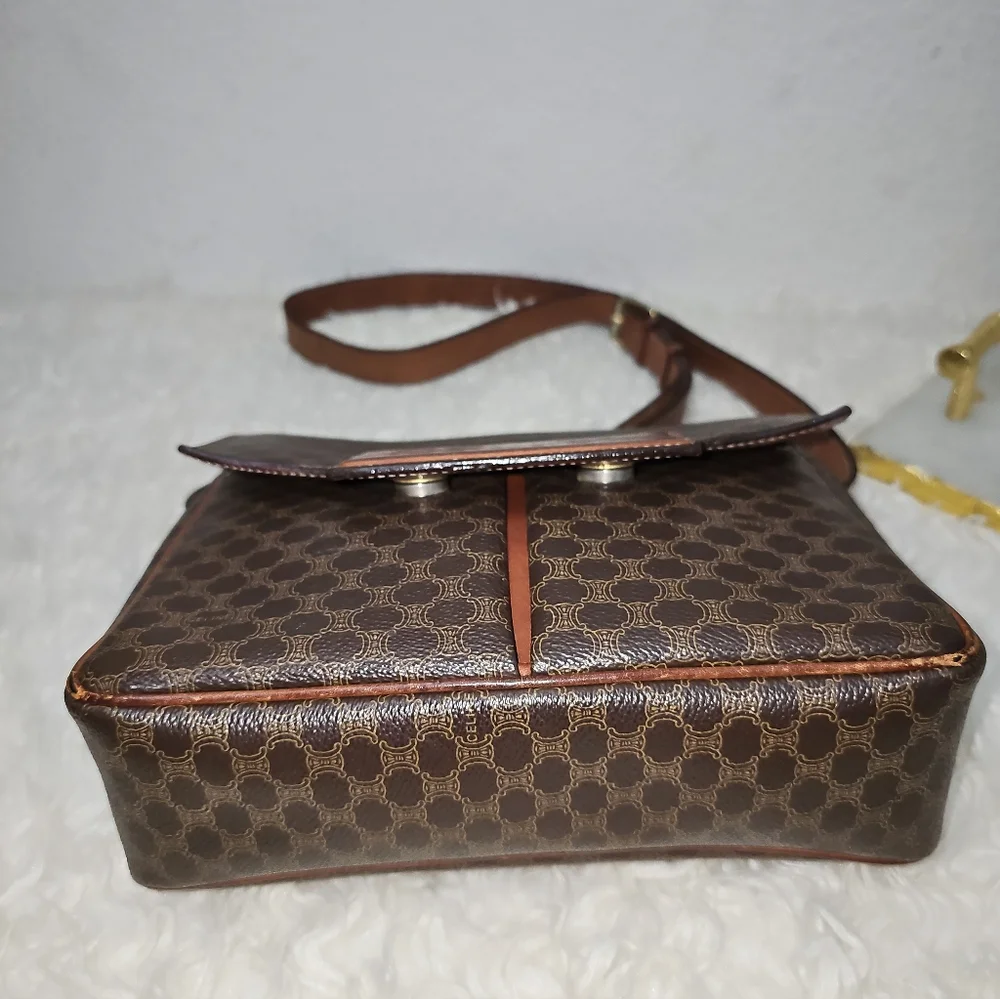 Beautiful Vintage Celine Crossbody Bag - Picture 14 of 16